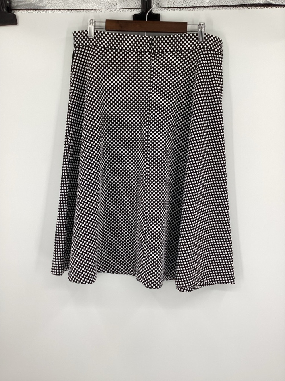 Banana Republic Black and White Dot Jacquad A-Line Midi Skirt - Picture 3 of 13